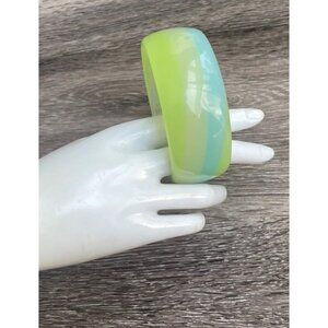 Vintage Lucite Acrylic Wave Bangle Bracelet Blue Turquoise Moonglow Sz 8”